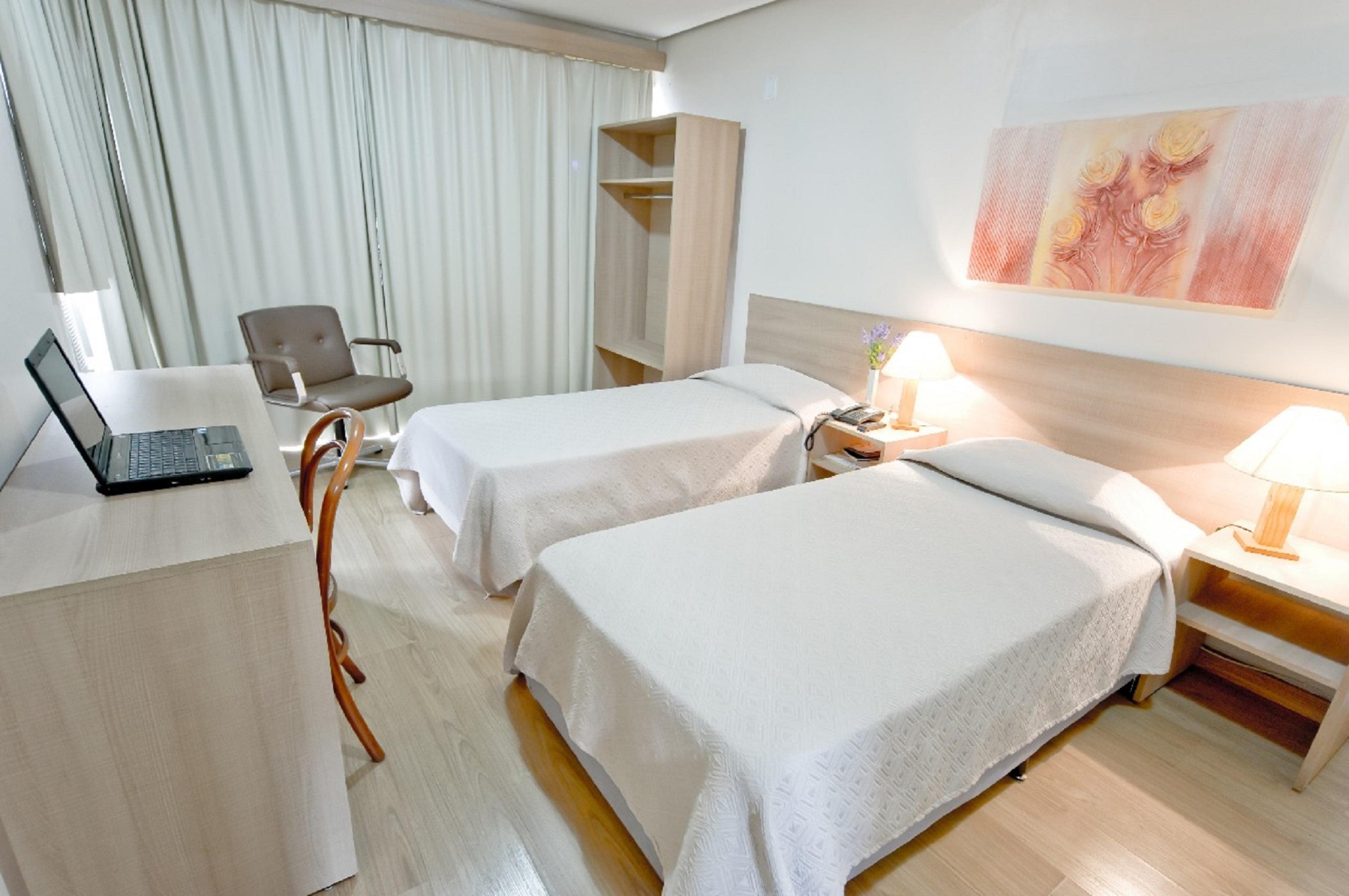 Hotel Dan Express By Nacional - Proximo Ao Complexo Hospitalar Santa Casa E Ufrgs 3*